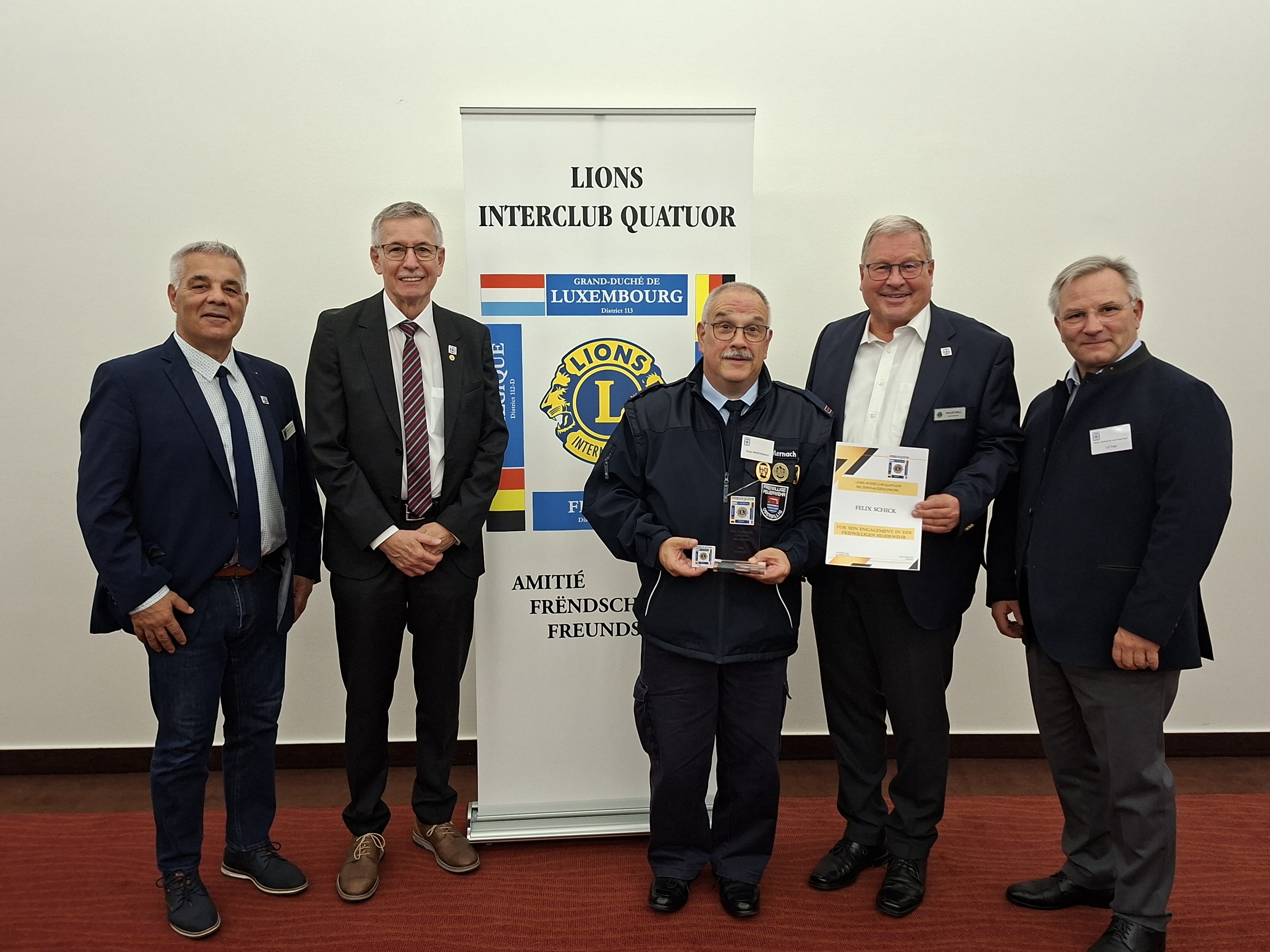 „WE SERVE“-Preis des Lions Interclub Quatuor Luxemburg/Frankreich/Belgien/Deutschland. Da Felix am Veranstaltungstermin persönlich verhindert war, nahm als Stellvertreter Herr Guido Manternach den Preis entgegen.